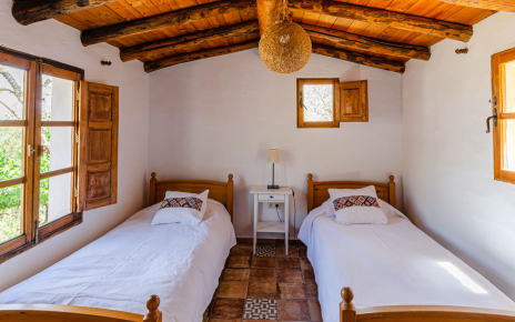 Twin bedded room with bathroom (shower)